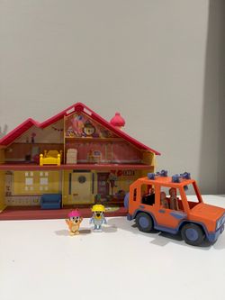 Bluey House, Family Car & Figures Bundle