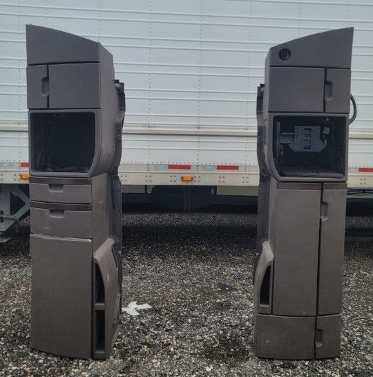 Volvo VNL Right/ Left Sleeper Cabinet