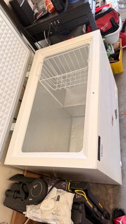 Chest freezer