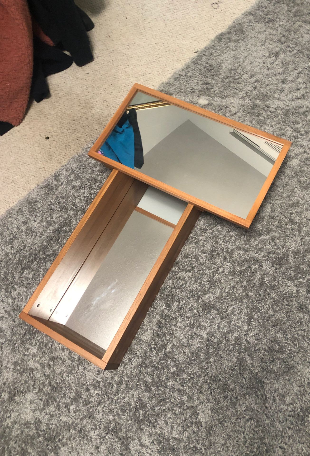 Wood shelf with mirror