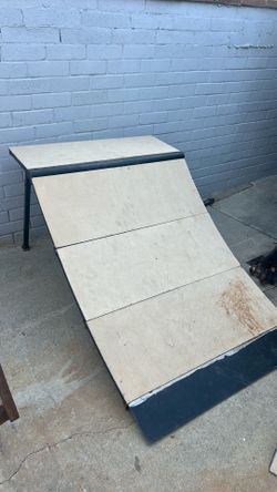Fresh park Skate board/ moto ramps