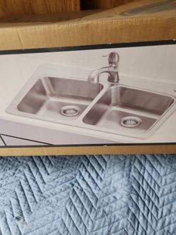 Glacier Bay kitchen sink 33in brand new