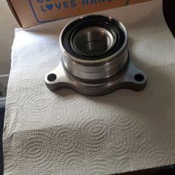 Lexus /GX460/470 RIGHT REAR HUB AND BEARING 2004-20