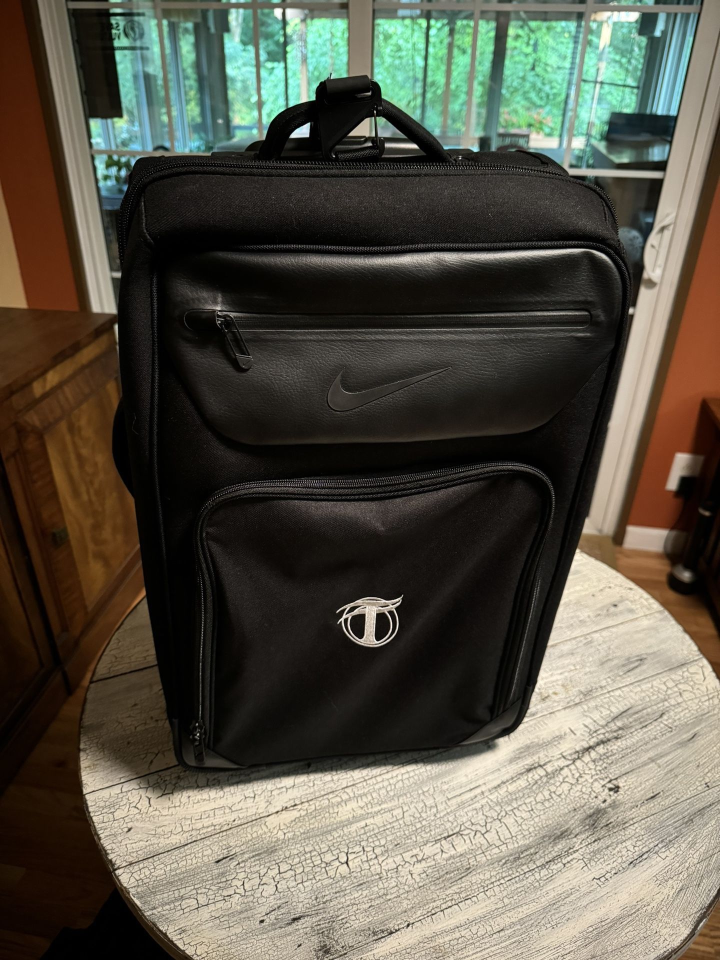 Nike 22” Wheeled Carry On Suitcase/Luggage Terrell Owens edition