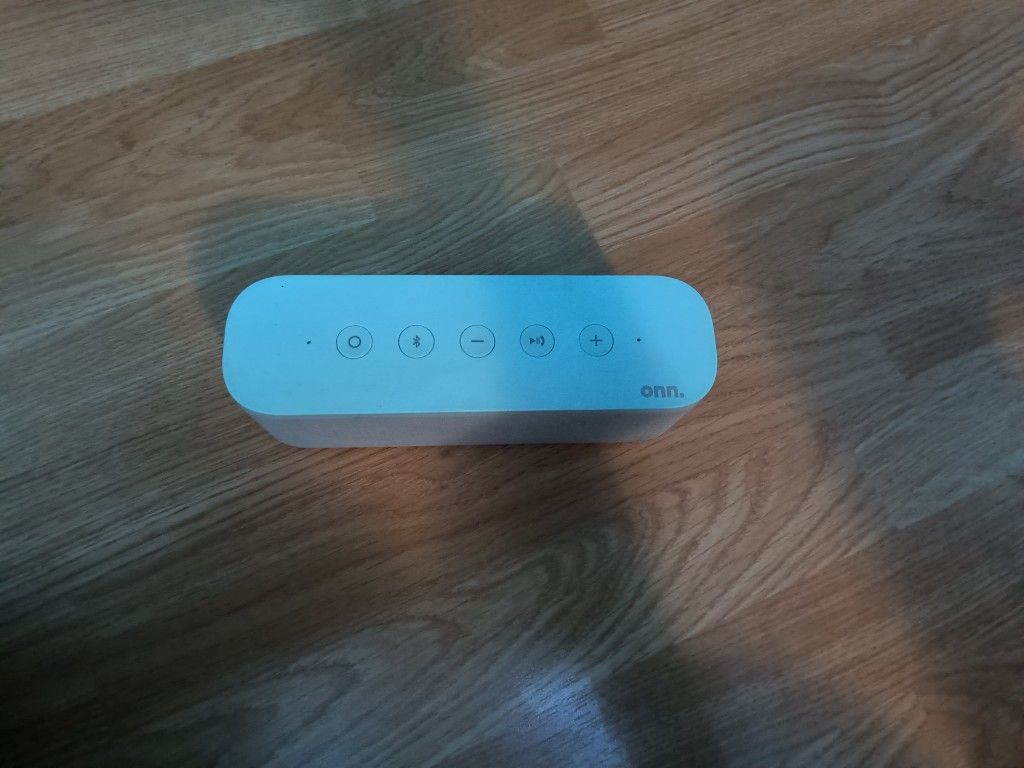 Onn. Indoor Speaker , LOOK AT DESCRIPTION