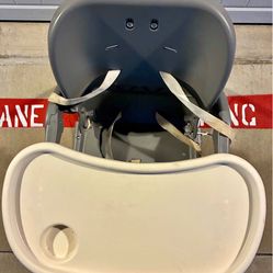 Slim Snacker™ Highchair by Graco®