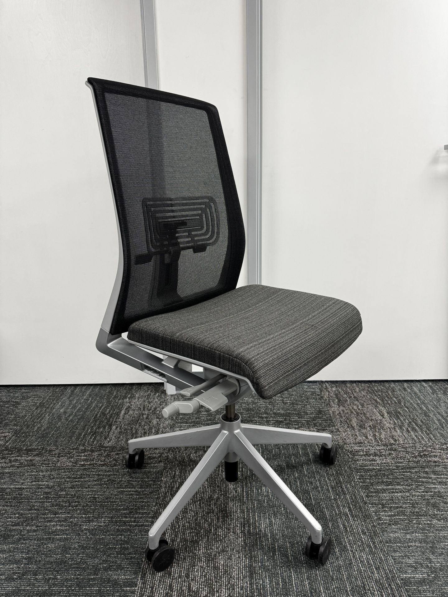Armless Office Task Chair
