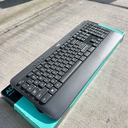 Logitech MK540 Full-size Advanced Wireless Membrane Keyboard and Mouse Combo for PC (value: $51.99)