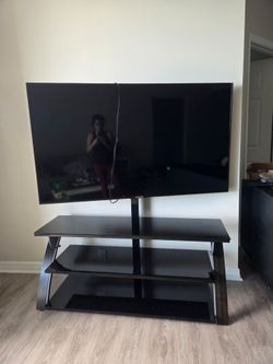 FREE- tv stand (tv not included)