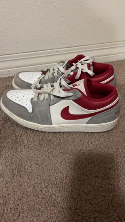 Jordan 1 low SE light smoke grey gym red