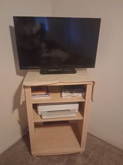 FLAT SCREEN TV &STAND
