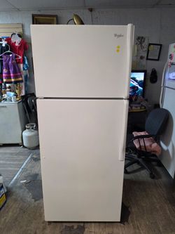 Whirlpool refrigerator 67x28x28
