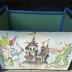 KING ARTHUR KNIGHTS AND DRAGONS CHILD'S TOY BOX