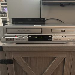 VHS /DVD Combo Player 