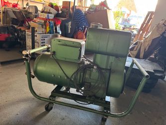Vintage Dayton 7000 Watt Heavy Duty Portable Generator - Cast Iron Engine - Good Cosmetic Condition / Clean Paint - Untested. Great repair or collecto