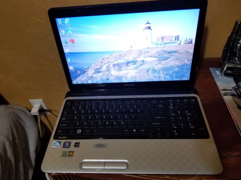 Toshiba Satellite L755 - 15.6" Laptop - Intel @ 2.0GHz 4GB 500GB HDD Windows 7