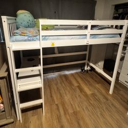 Twin loft bed With Desk + Mattress - Great Condition