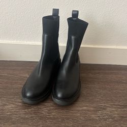 Black Boots