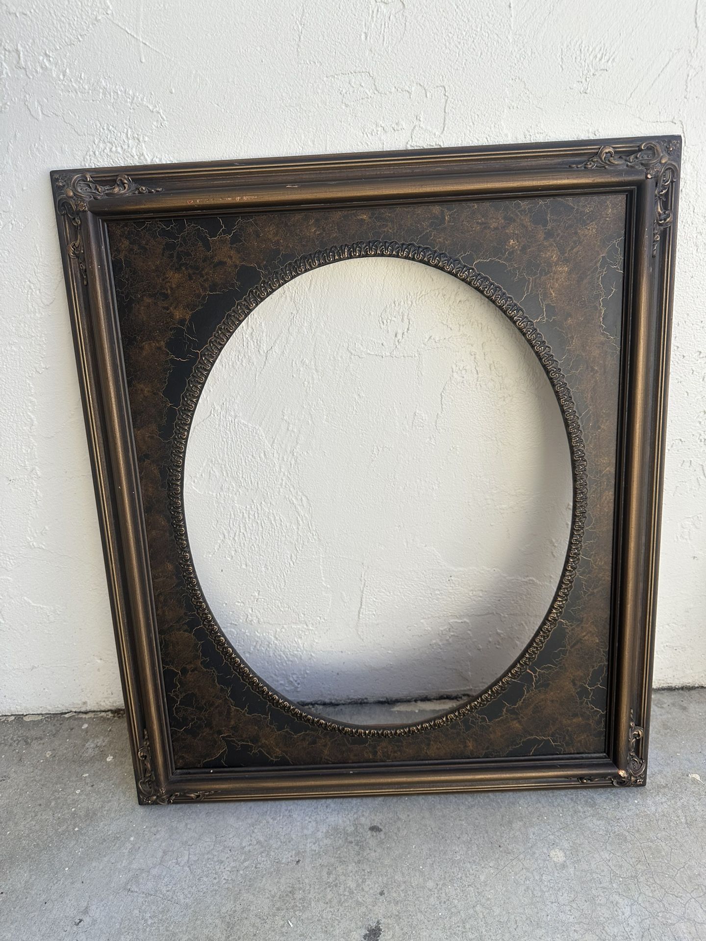 Vintage Wood Picture Frame 21”x25”