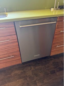 Great Kitchen Aid dish washer