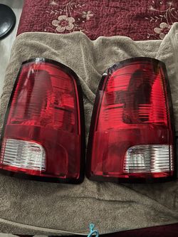 Head Light And Tail Light 2014 Ram 1500