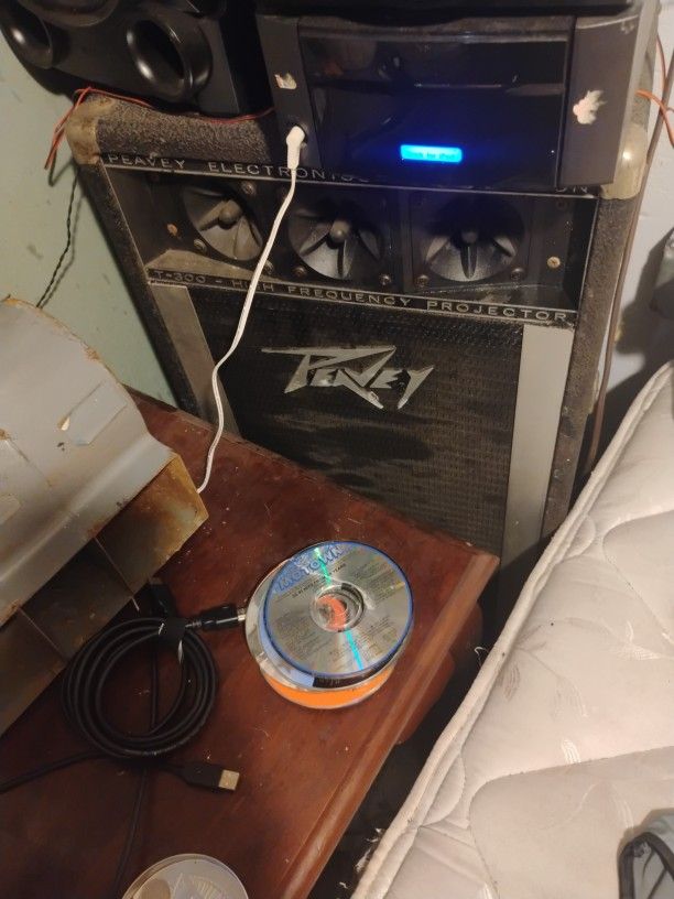 Peavey Speakers