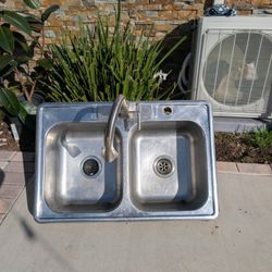 Kitchen Sink 33"