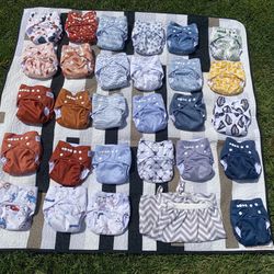 Lot Of 28 Cloth Diapers, Excellent Condition