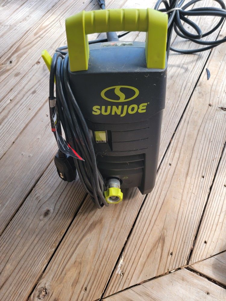 Sun Joe SPX205E-XT Portable Electric Pressure Washer, Adjustable Spray Wand, 1600 PSI Max, Power Washer, 1.45 GPM

