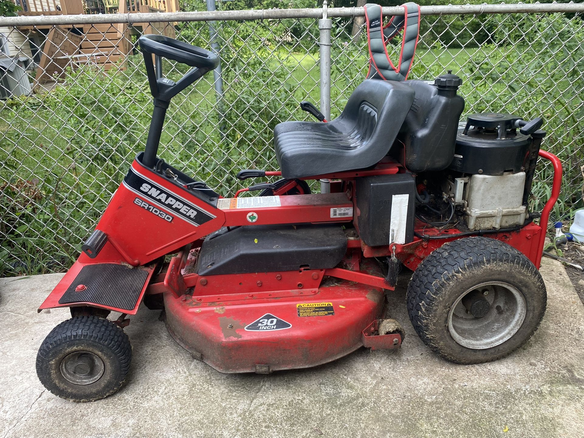 Snapper SR1030 Ridding Lawnmower