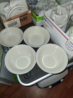 Corelle dishes: Vitrelle glass bowls, 2 Snowflake Blue Garland dinner plates,  and 2 Old Town Blue  dinner plates