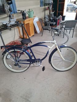 Vintage Schwinn beach cruiser