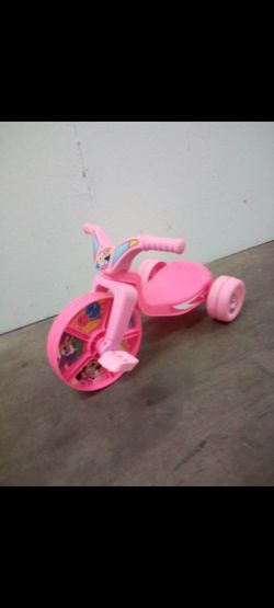 Disney toddler tricycle pickup 2-11 pm rainbow/Charleston cash only