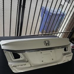 2013 - 2017 Honda Accord Trunk Lid Tailgate White Perl