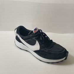 Size 9.5 - Nike Waffle