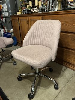 Channel Tufted Fabric Task Chair with Chrome Base