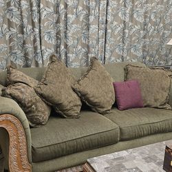 Beautiful  Green loveseat and sofa excellent condition Loveseats