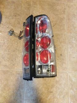 95 nissam pickup headlight and tailight