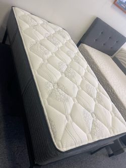 Twin  mattress