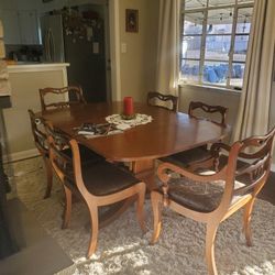 Duncan Fith  Dinning Room Table ,3 extra leafs will sit  14