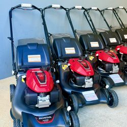 Brand New Honda Lawnmower self propelled model HRN216VKA. 