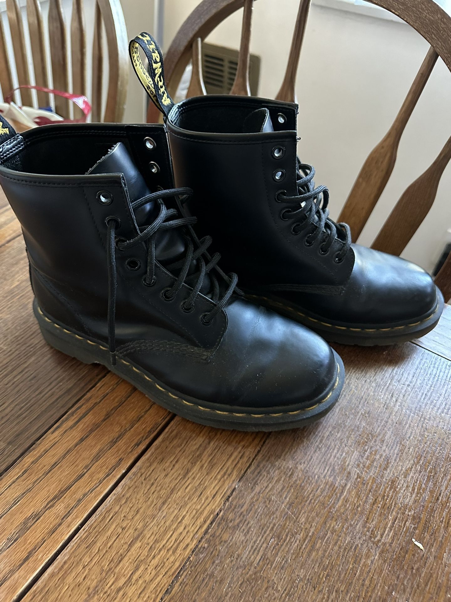 Great Condition Classic Dr Martens Womens Size 8