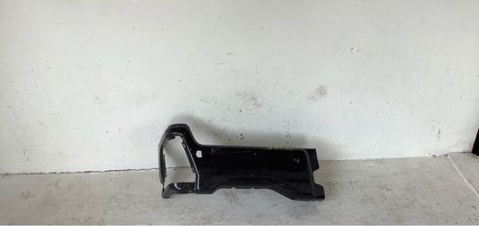 2023-2025 Ford F-250 left rear bumper cap (8)