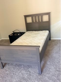 Twin bed