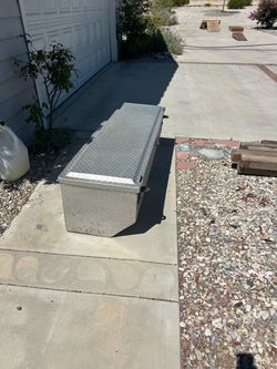 Diamond plate truck bed toolbox