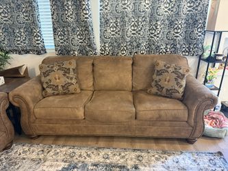 Ashley Furniture Larkinhurst Sofa & Loveseat