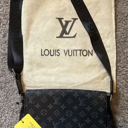 Louis Vuitton Messenger PM
