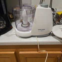 BLACK & DECKER ...QUICK N EASY FOOD PROCESSOR 