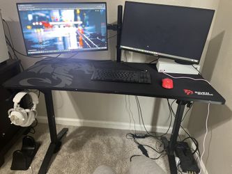 Seven Warrior gaming Table