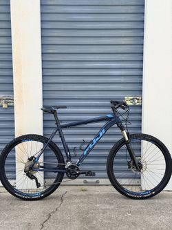 Fuji Tahoe 27.5” Mountain Bike 